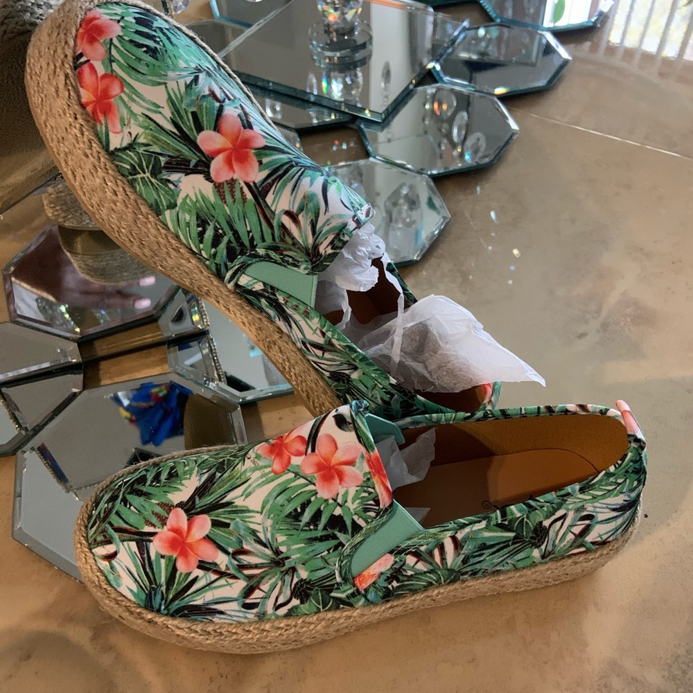 Summer shoes